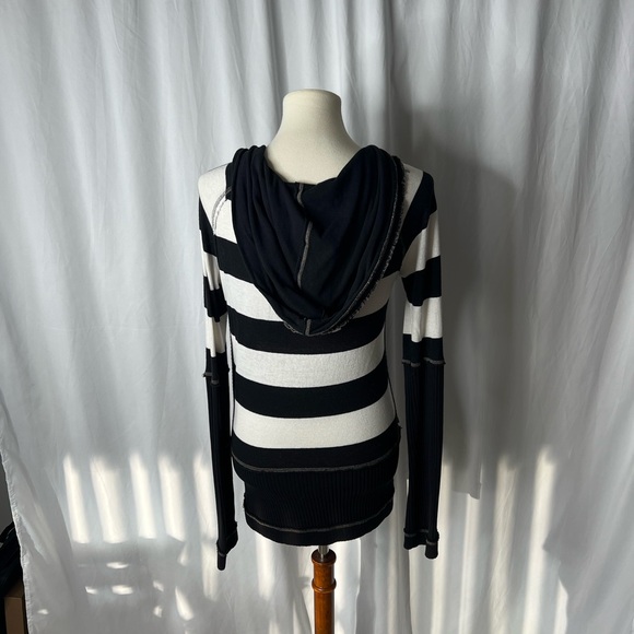 Free People - Black & White Stripe Deep V Hooded Knit Top - Large - Picture 4 of 8